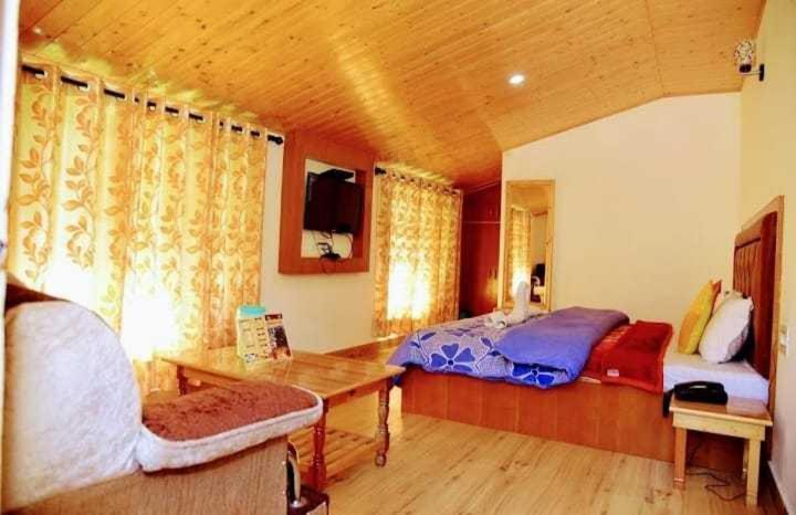 Himalayan Palace Hotel - Manali (Himachal Pradesh) — Photos 2